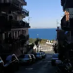 Проживание в семье Sorrento's Holidays *