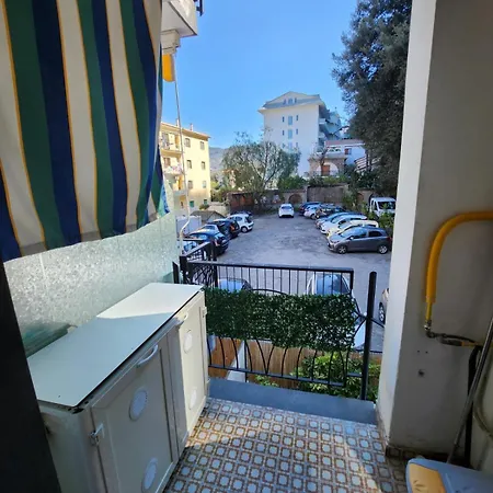 Sorrento's Holidays Проживание в семье
